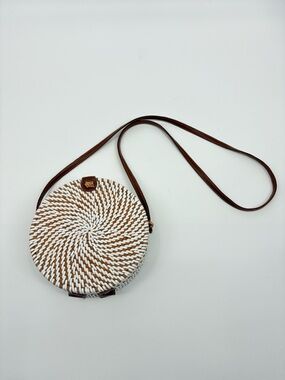 Vintage Round Woven Crossbody Bag in White and Brown
